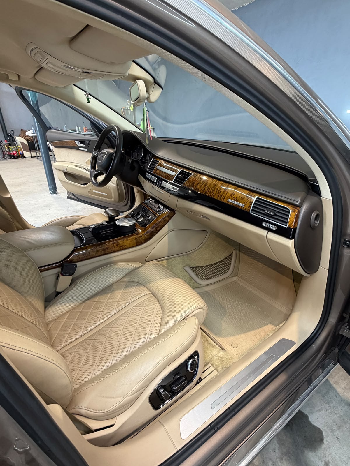 Audi A8 4.2 TDI V8 — imagine 11